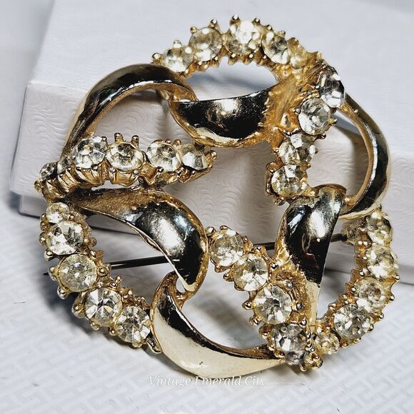 Vtg Interlocking Chain Brooch Open Flower Rhinestones Gold Tone Statement Pin - Picture 4 of 8